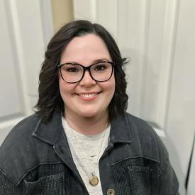 Stephanie Virnig headshot.